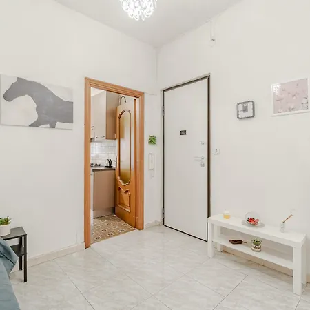 Guesthost - Bright Near Parco Dora - Two Balconies Apartament