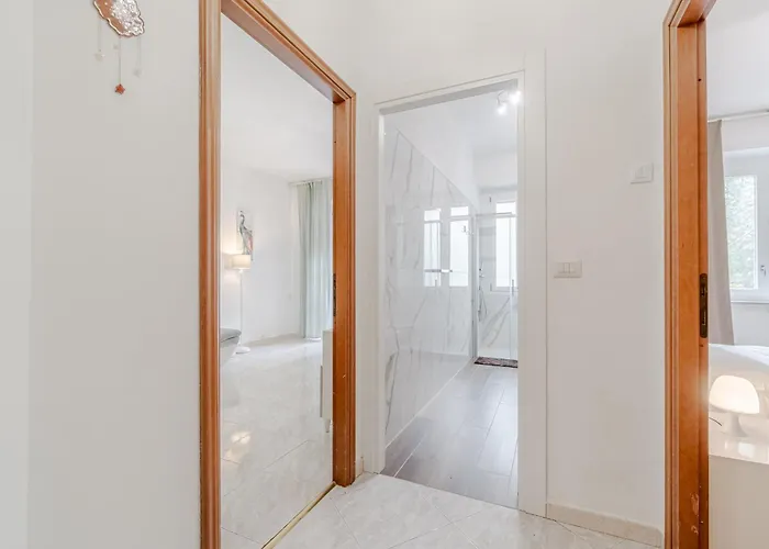 Guesthost - Bright Near Parco Dora - Two Balconies شقة تورينو