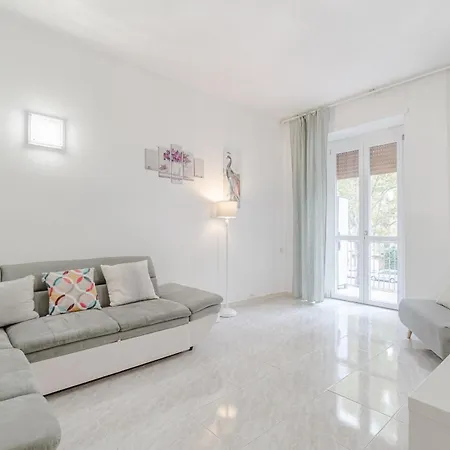 Апартаменты Guesthost - Bright Near Parco Dora - Two Balconies Турин