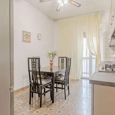 Guesthost - Bright Near Parco Dora - Two Balconies Апартаменты Турин