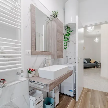 Апартаменты Guesthost - Bright Near Parco Dora - Two Balconies *