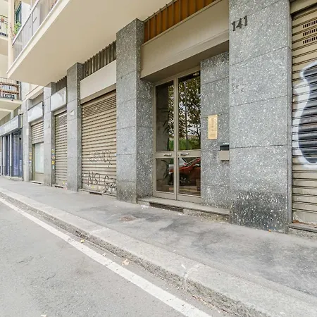 Guesthost - Bright Near Parco Dora - Two Balconies Апартаменты *