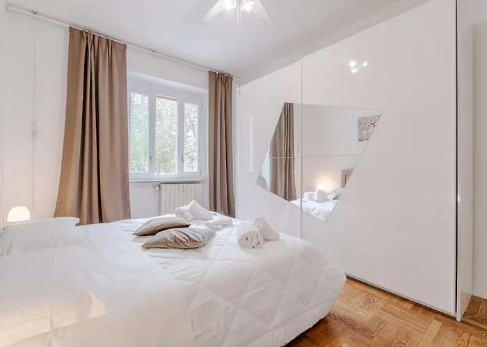 Apartman Guesthost - Bright Near Parco Dora - Two Balconies