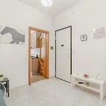 Guesthost - Bright Near Parco Dora - Two Balconies Appartement